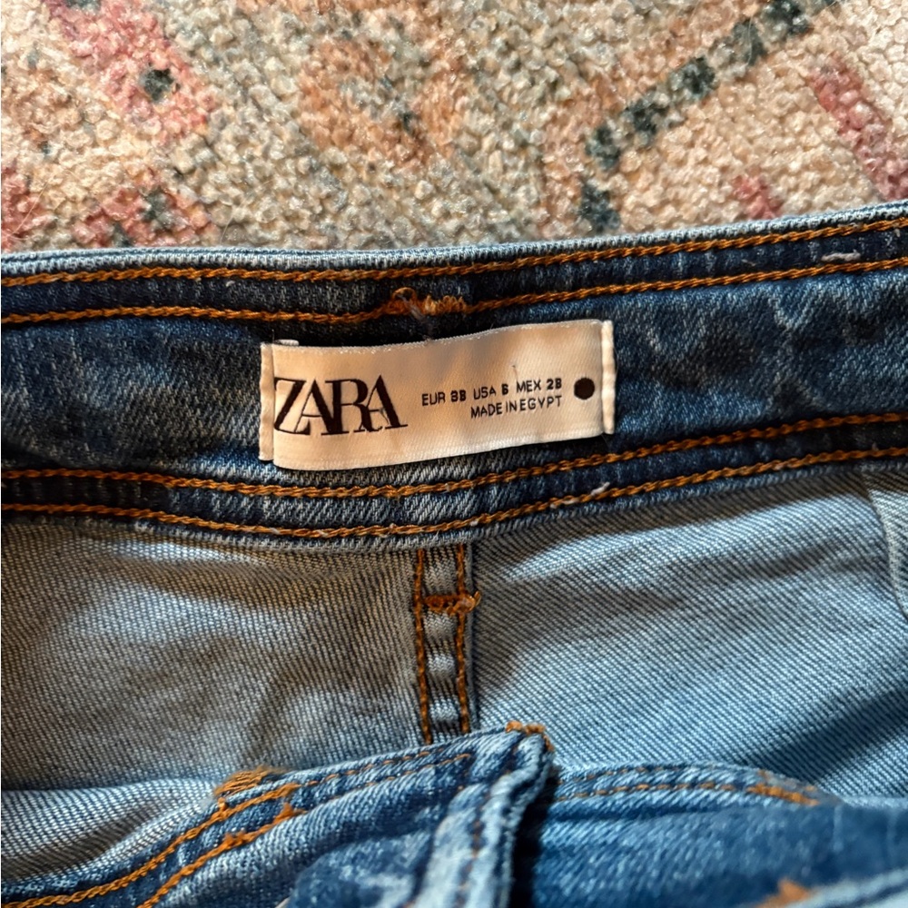 zara wide/straight leg jeans- tagged a size 6 but fit like a size 4